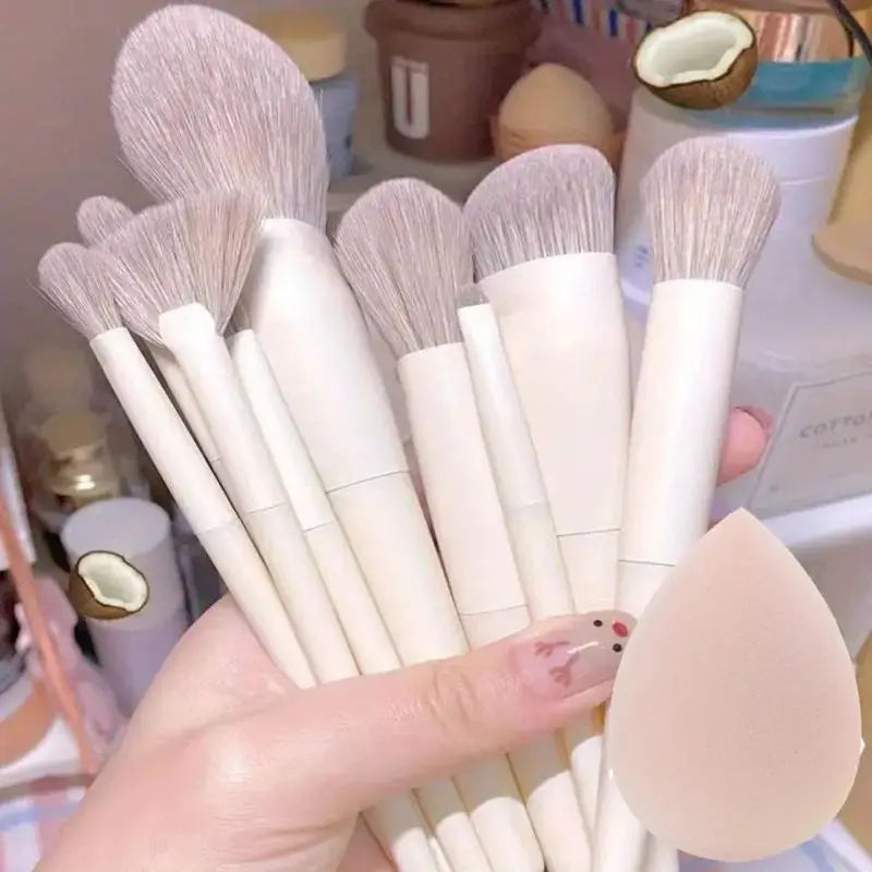 Soft Fluffy Makeup Brushes